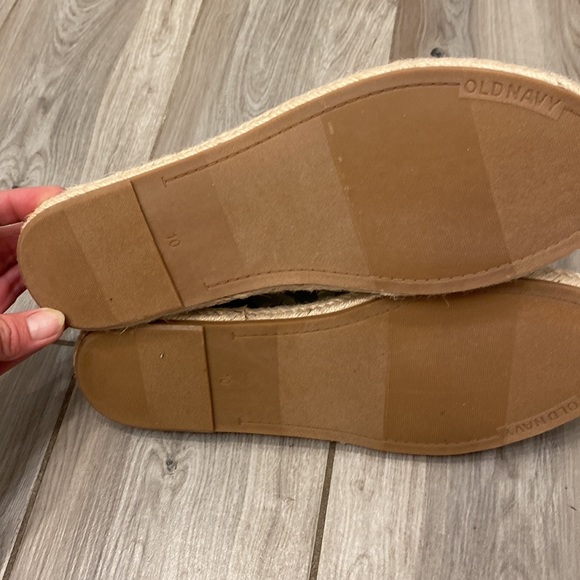New without tag Old Navy slip on size 10 - Picture 4 of 4